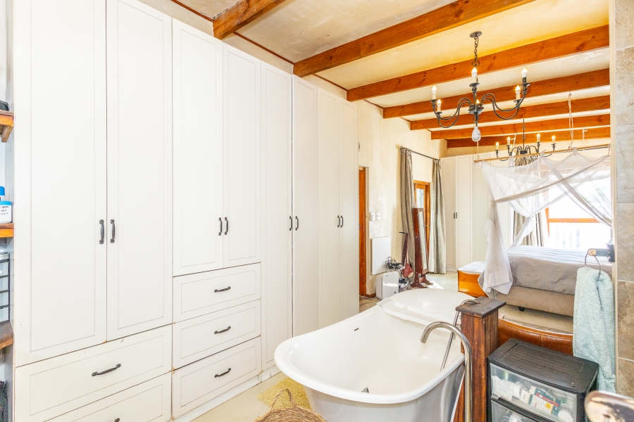 5 Bedroom Property for Sale in Langerug Western Cape